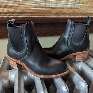 Women's Size 8.5 Red Wing Harriet Boots